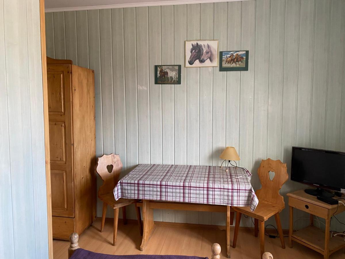 Bed and Breakfast Osrodek Jezdziecki Bronków Esterno foto